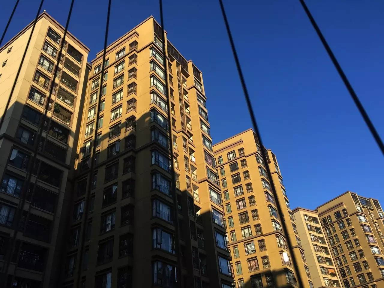 上周楼市成交稳中有降，地市整体供应量环比走高